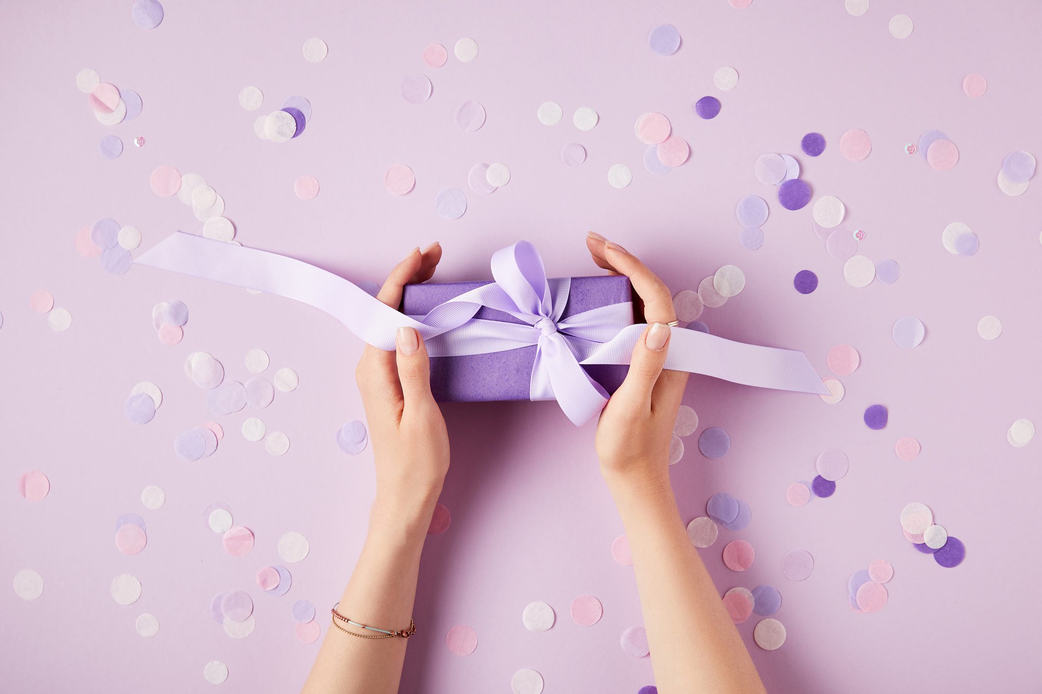 6 Small Employee Gift Ideas That Pop